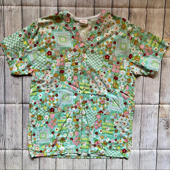 ▪️Spring Scrub Top▪️ - Picture 1 of 5